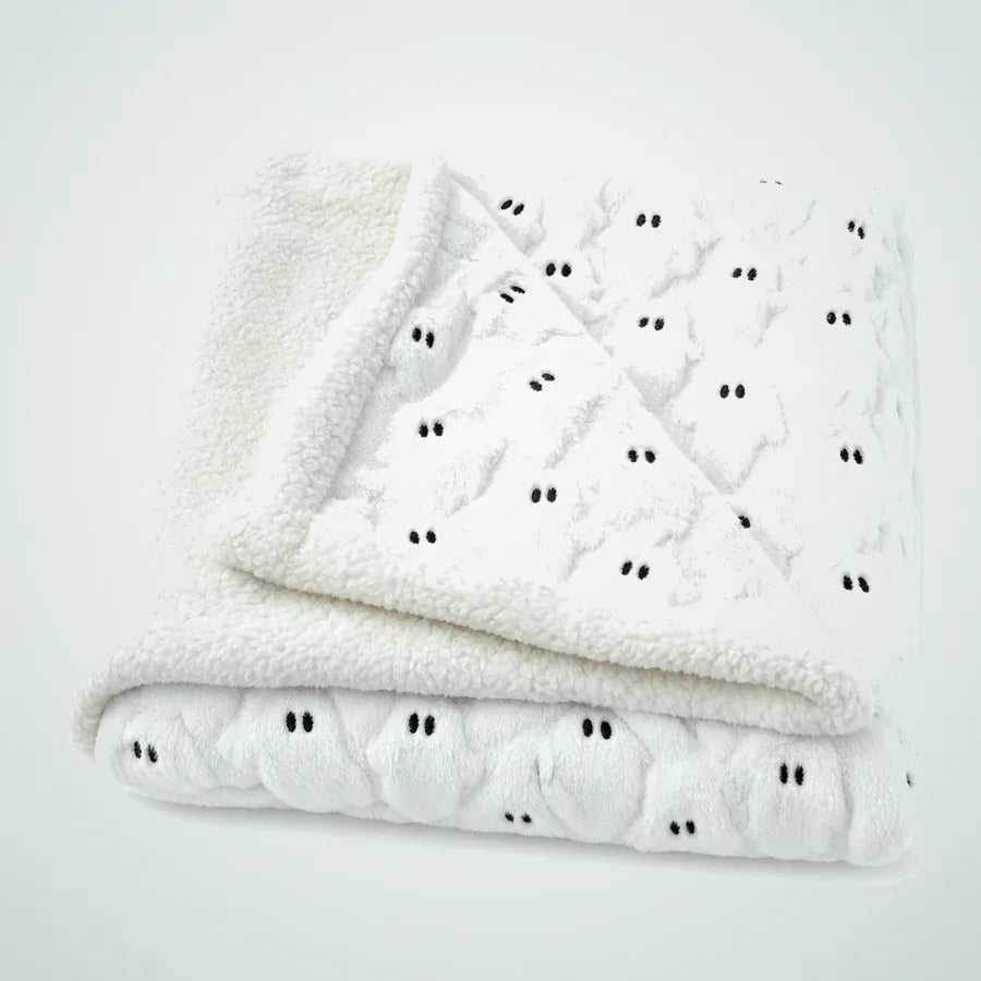 Luggermoor Ghost Throw Blanket, photo 12